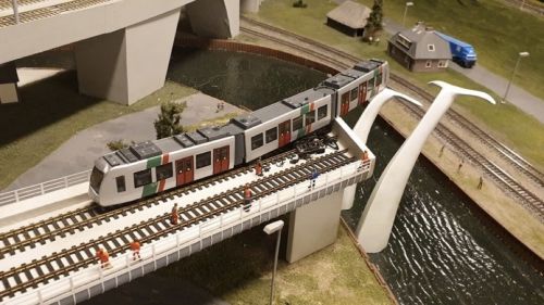 Miniatuurversie van de metro op de walvisstaart