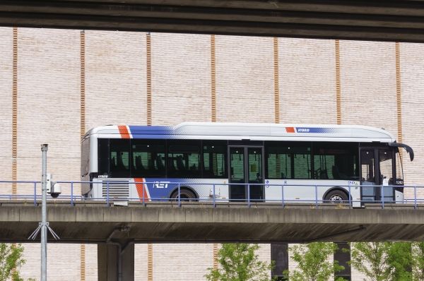 Nooit meer hijgend de helling op. De bus stopt weer boven bij Zuidplein