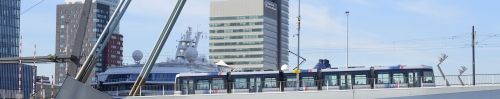 Slim en schoon naar stad en strand: een tram die vanaf station Den Haag Centraal met slechts een enk